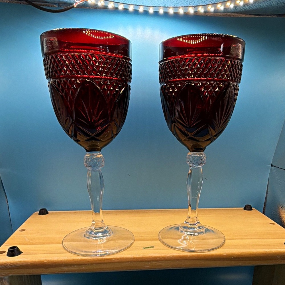 Set of 2 Red & Clear Cut Glass Wine Goblets Decorated Vintage/Retro 12-16 oz